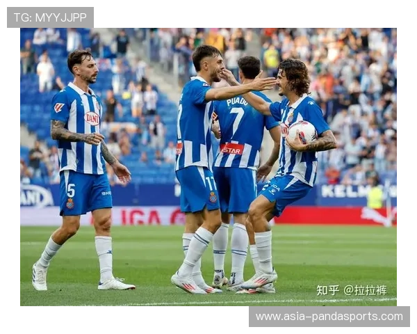 西班牙人前锋罗伯托费尔南德斯参与七球 队内核心 西班牙人前锋罗伯托费尔南德斯参与七球 队内核心