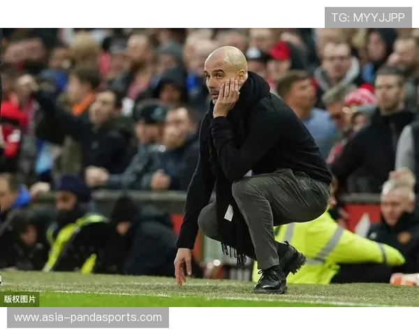 日本队防守端实施贴身压迫,抢断驱动反击试图制造转换机会 日本队防守端实施贴身压迫,抢断驱动反击试图制造转换机会